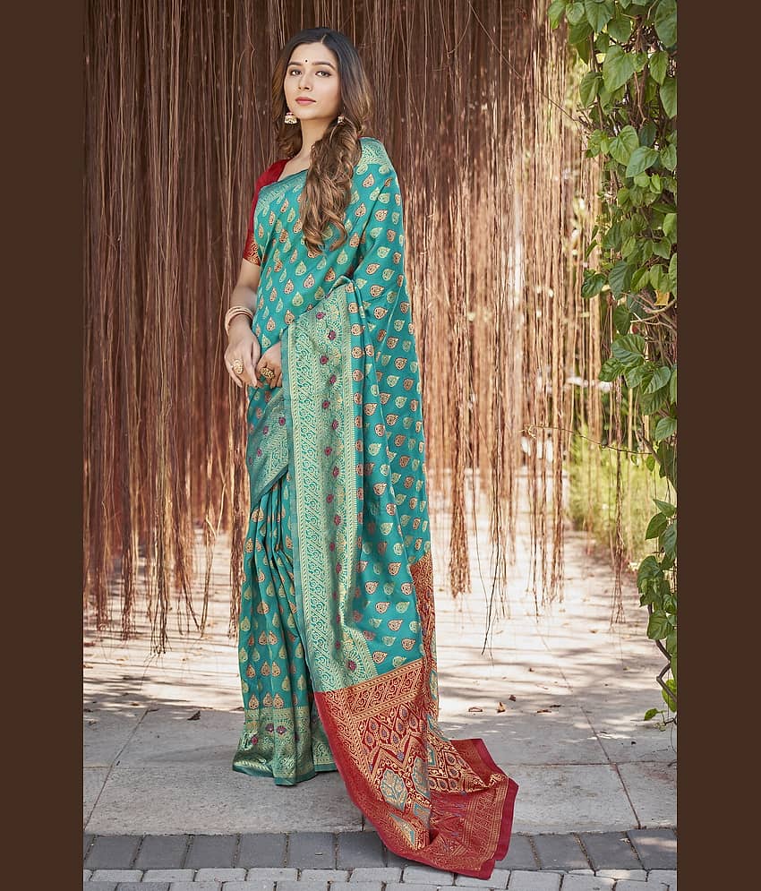 Sariya Jacquard Woven Saree With Unstitched Blouse Piece ( Rama ) view 2