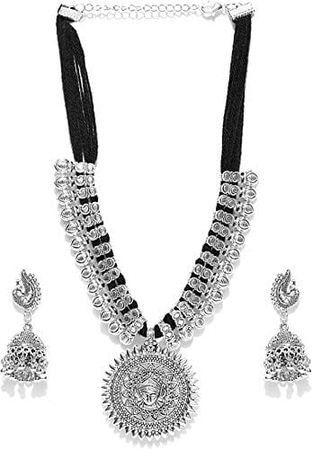 Necklace view 2