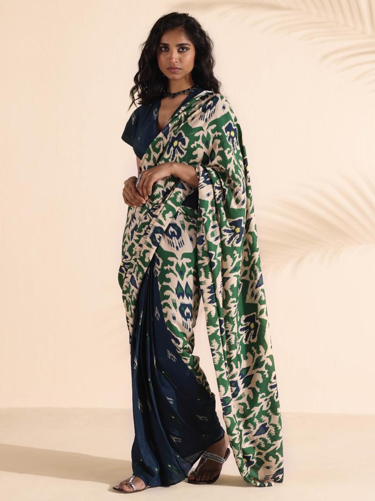 trueBrowns Green Blue Muslin Ikat Saree - Green (Free Size) view 2