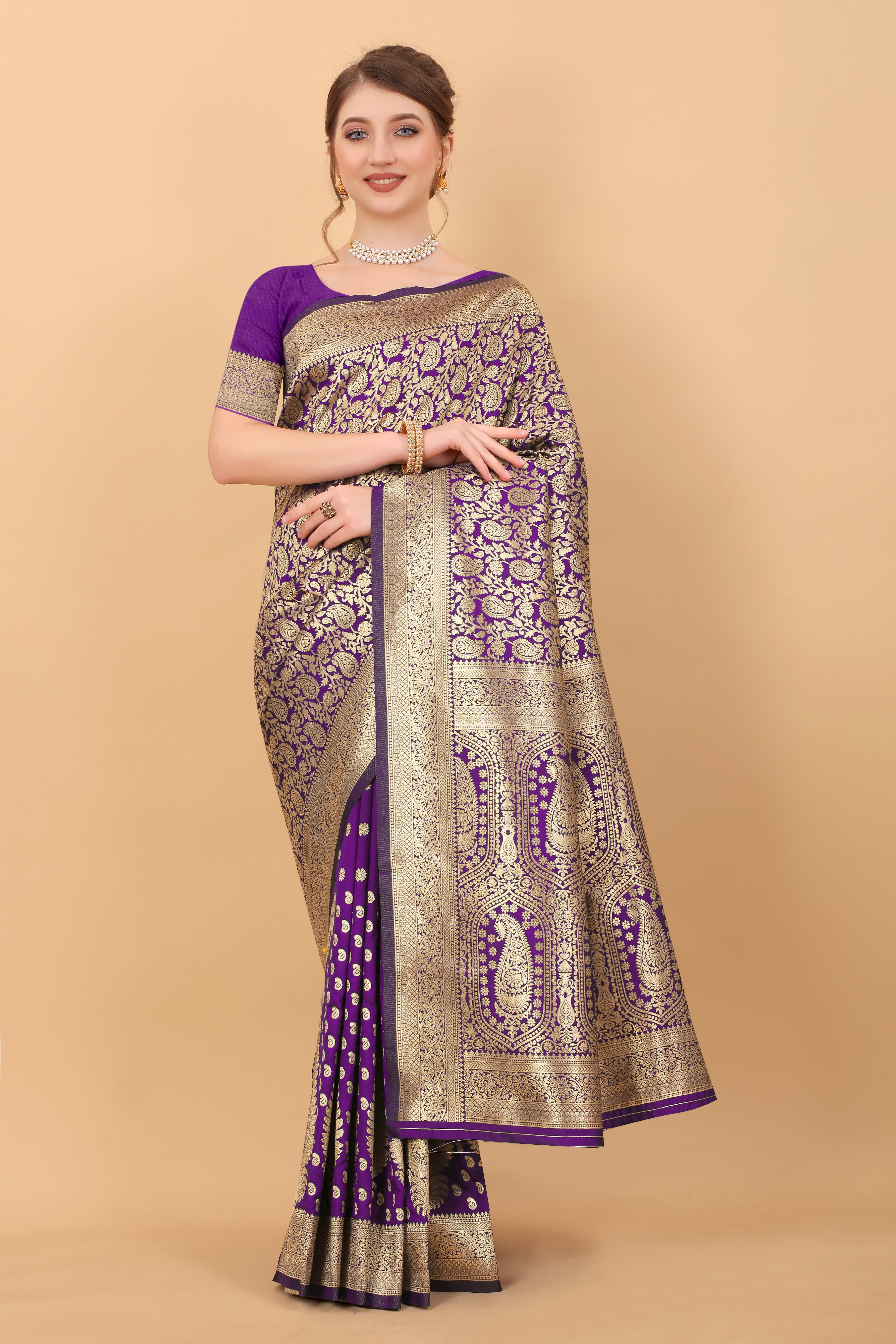 Yavira silk Women's Purple Handwoven Silk Blend Saree
