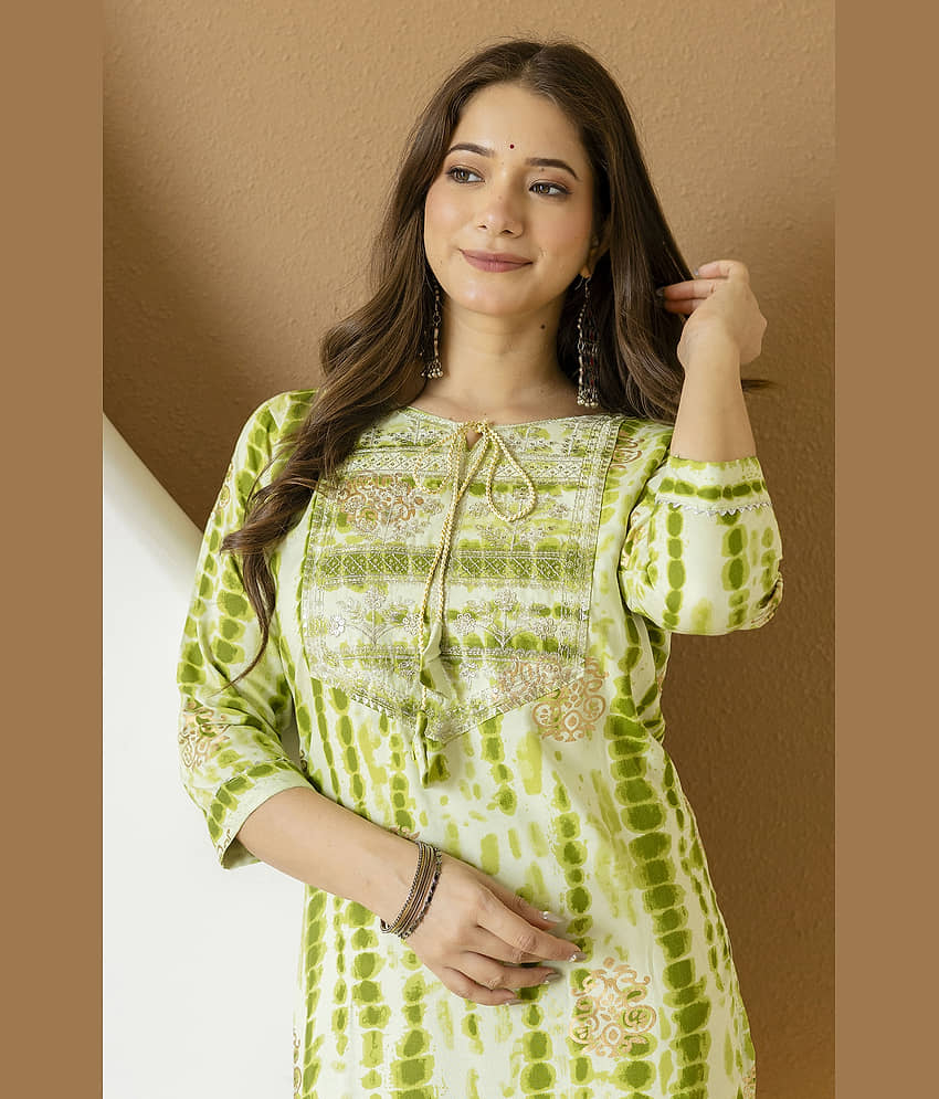 Kapadia Women Rayon Embroidered Straight Kurti ( Multicolor ) view 2