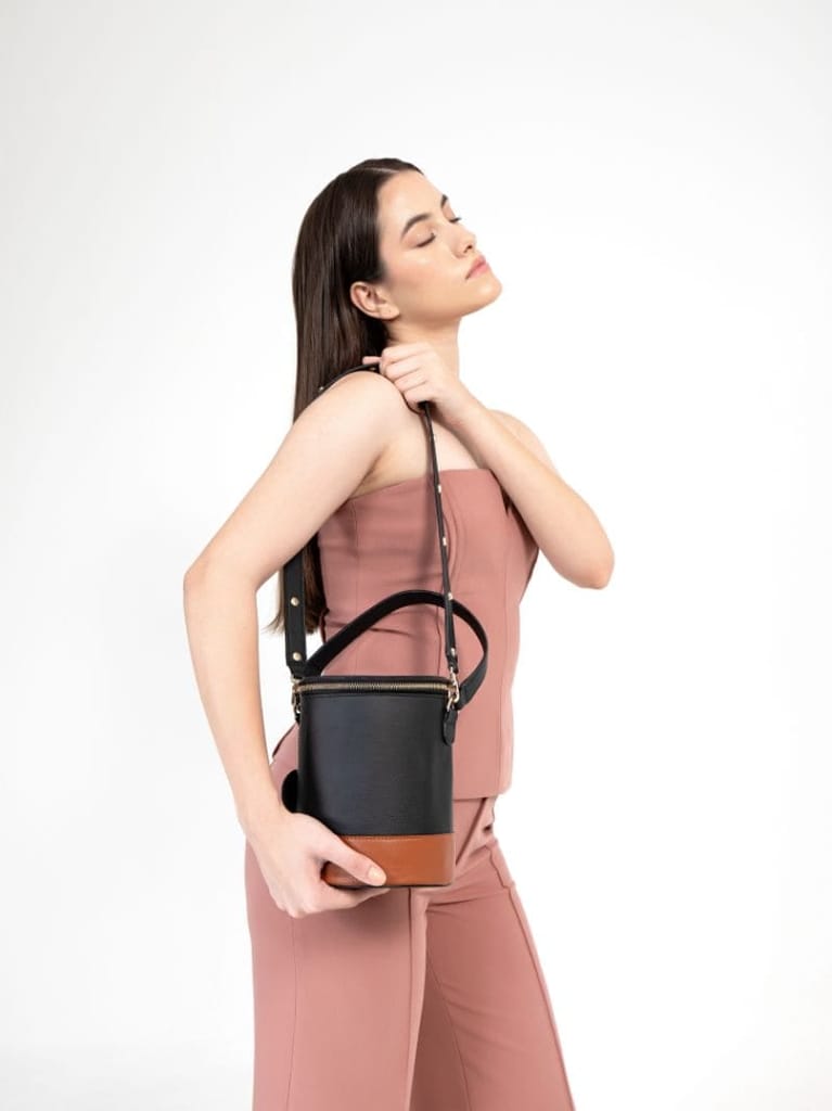 Hemera - Black & Gingerbread view 2