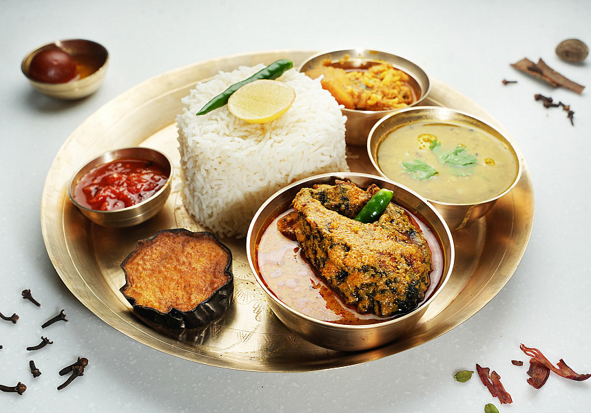 Bengali style sorshe thala