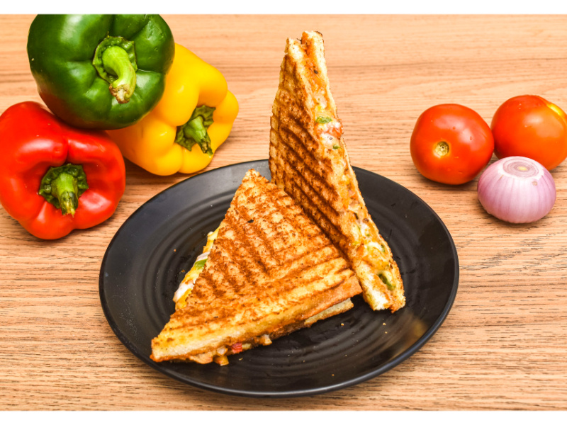 Bombay masala mayo grilled sandwhich (2 pcs)