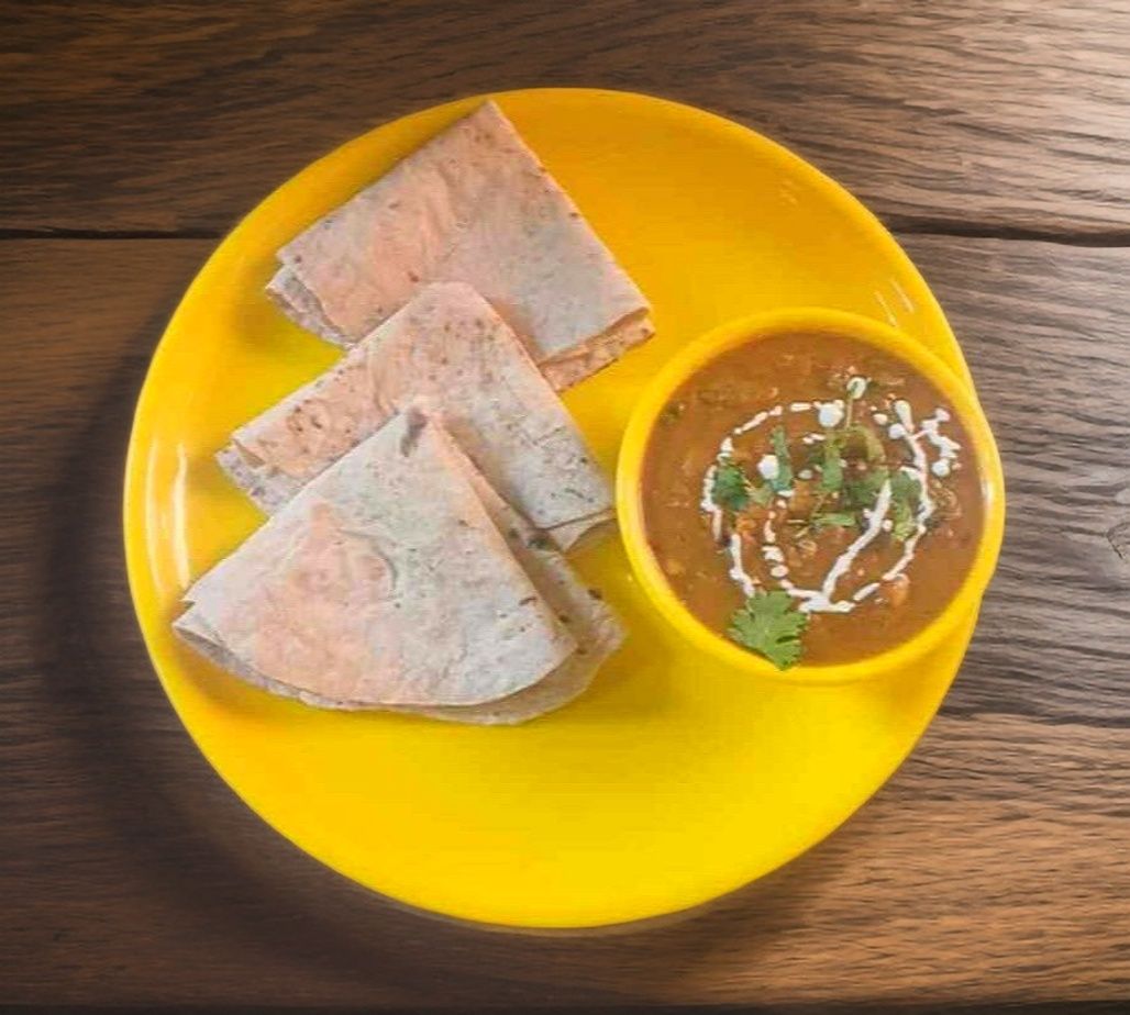 Chana masala [200 ml] with 3 chapati