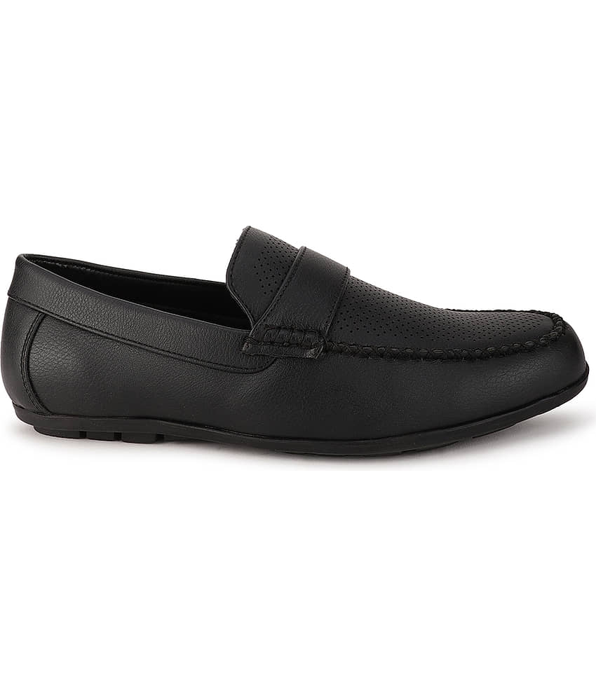 Bata Black Men's Outdoor Shoes view 2