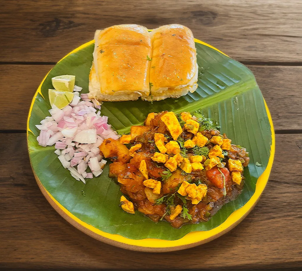 Kada Paneer Pav Bhaji