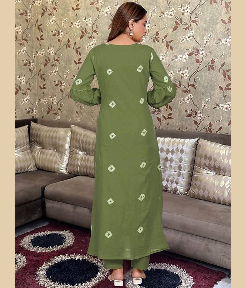 Lee Moda Women Rayon Embroidered Flared Kurti With Pants ( Green ) view 2