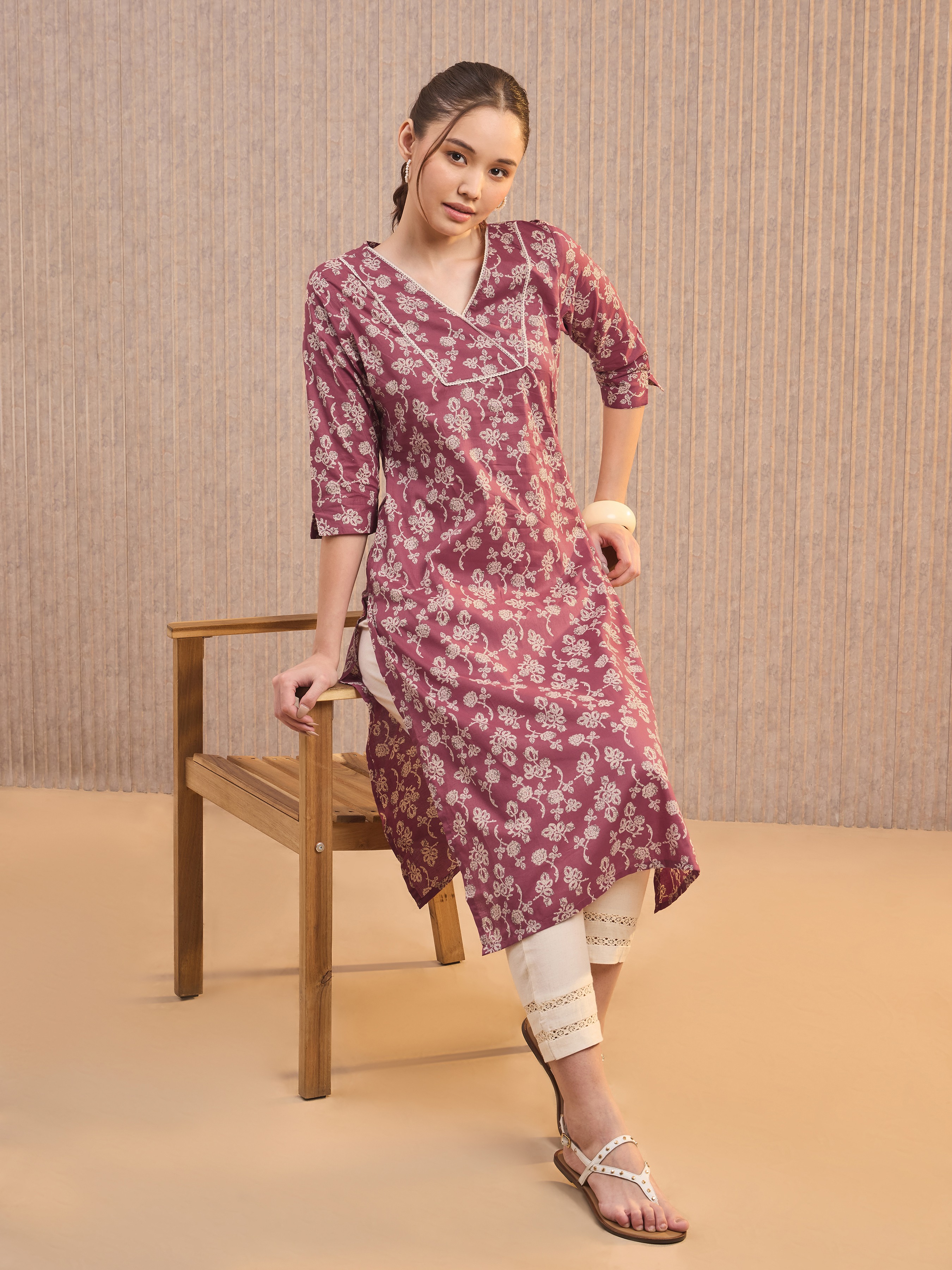 Onion Pink Pure Cotton Printed Kurti With Lace Detailing view 2