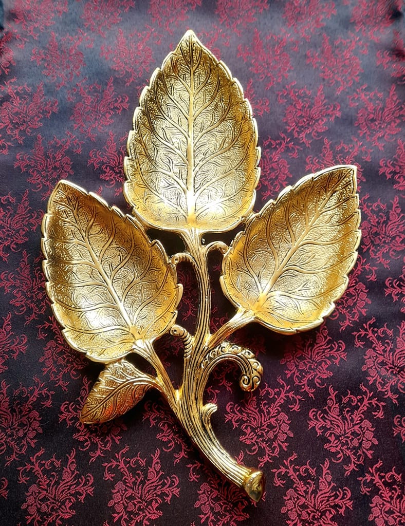 Hand Crafted Metal 3 Part Leaf Shape Tray Perfect for Home Centre Table Serving Dry Fruits platter-11 Inch