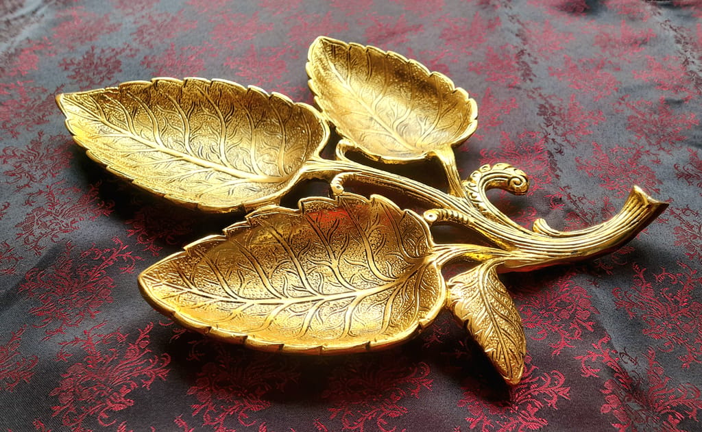 Hand Crafted Metal 3 Part Leaf Shape Tray Perfect for Home Centre Table Serving Dry Fruits platter-11 Inch view 2