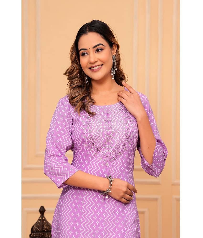 GlowWorld Cotton Printed Straight Women's Kurti - Purple ( Pack of 1 ) view 2
