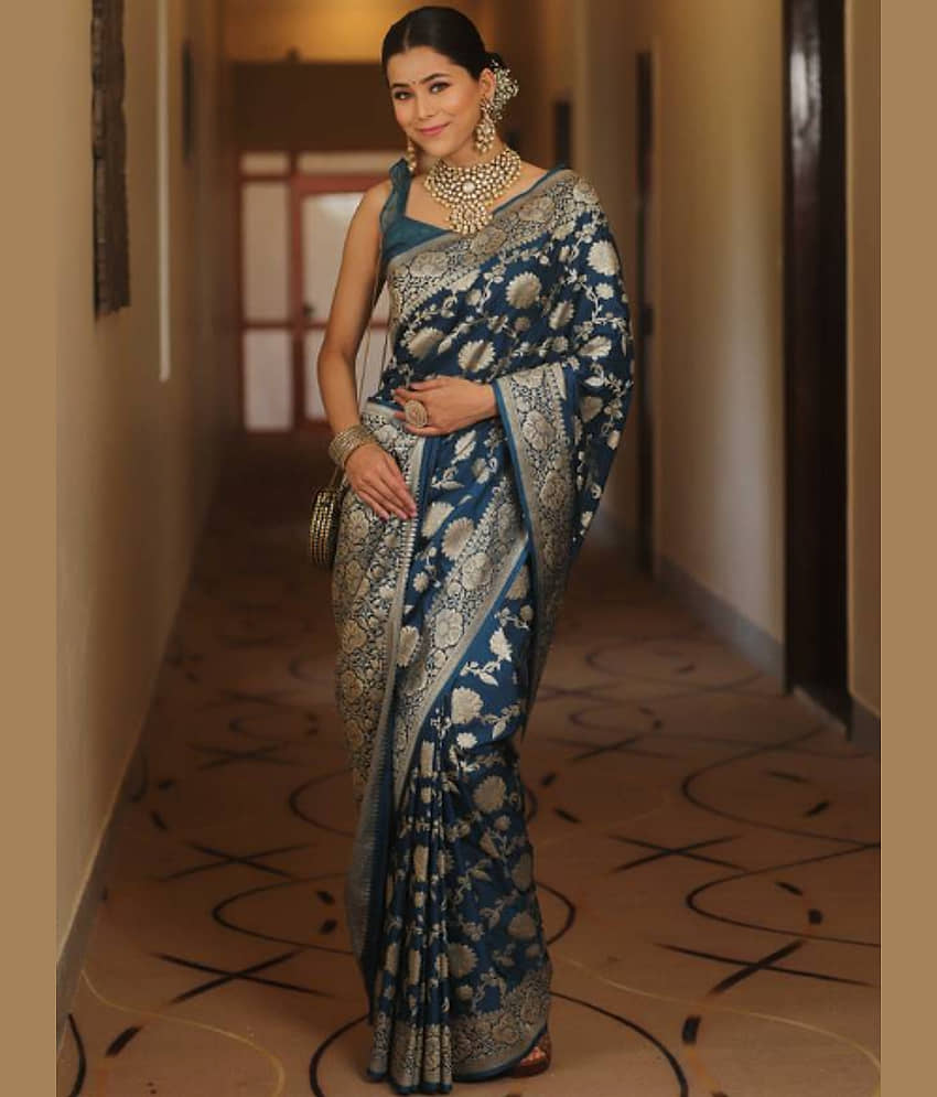 GARIYA Art Silk Embellished Banarasi saree With Unstitched Blouse Piece ( Green ) view 2