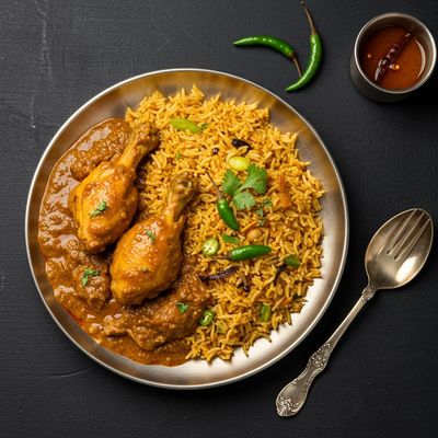 Pulao With Chicken Curry