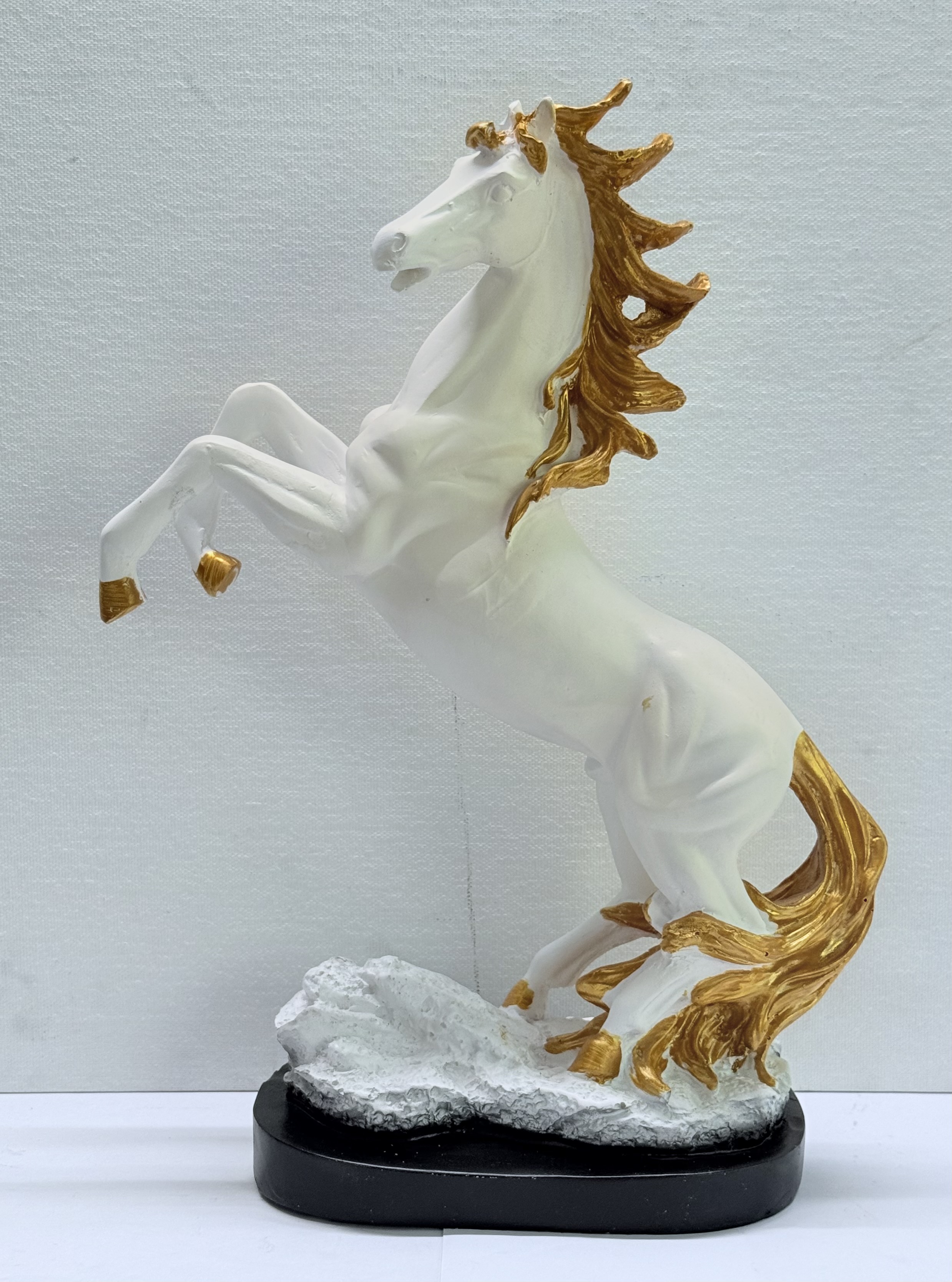 RNK Standing Horse piece view 2