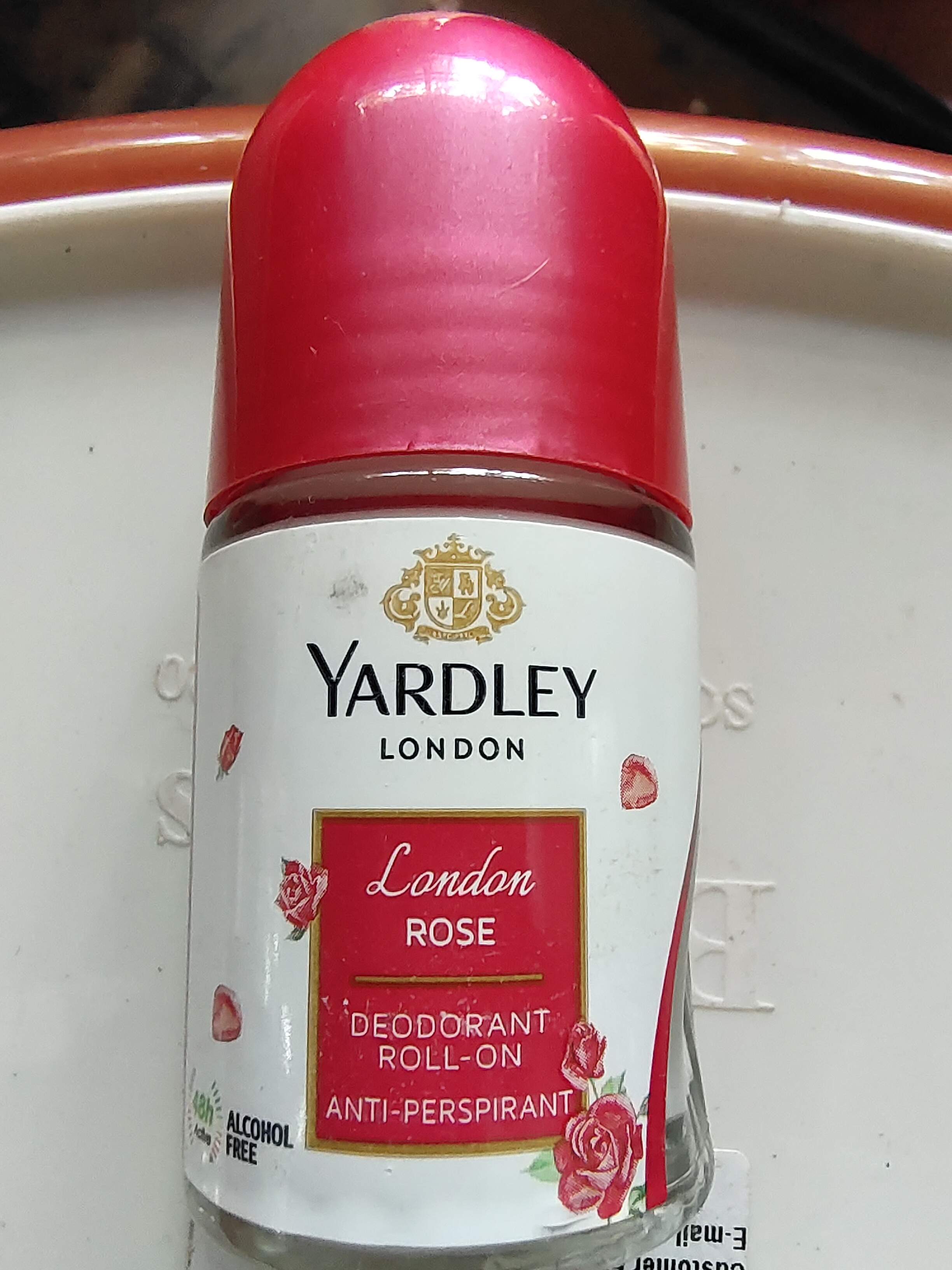 Yardley London London rose deodorant roll on