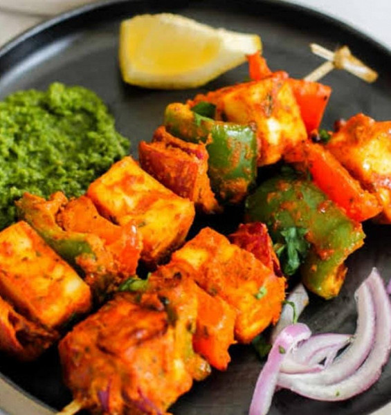 Achari paneer tikka shashlik (6 pcs)