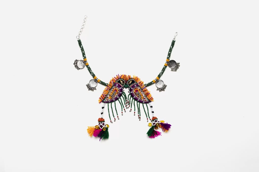 Vaydo Neckpiece view 2
