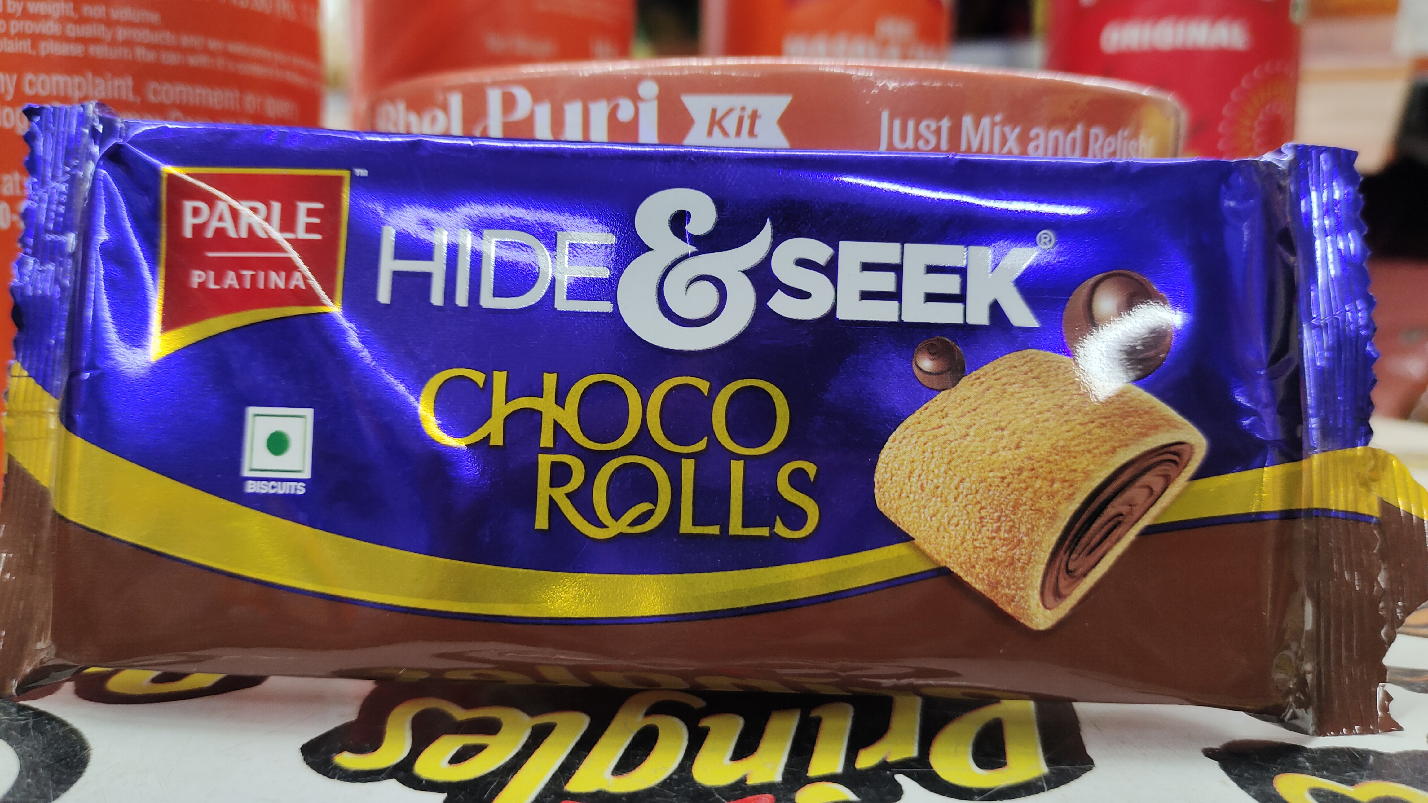 Parle platina hide & seek choco rolls