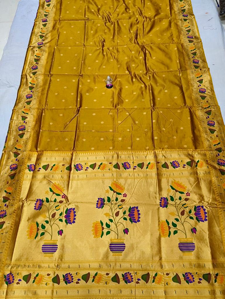 Payal Lotus Border Paithani Soft Tana Silk Sarees view 2