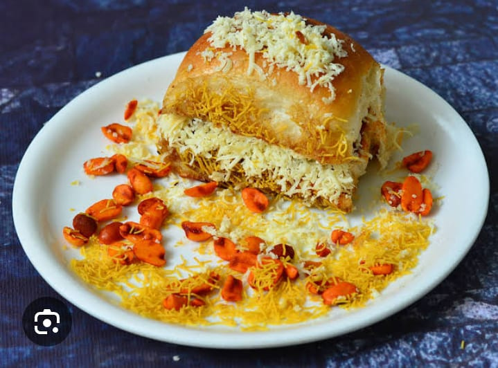 Cheese butter dabeli
