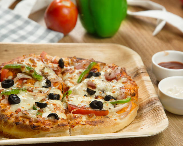 8 Grand Veg Delight Cheese Wave Pizza