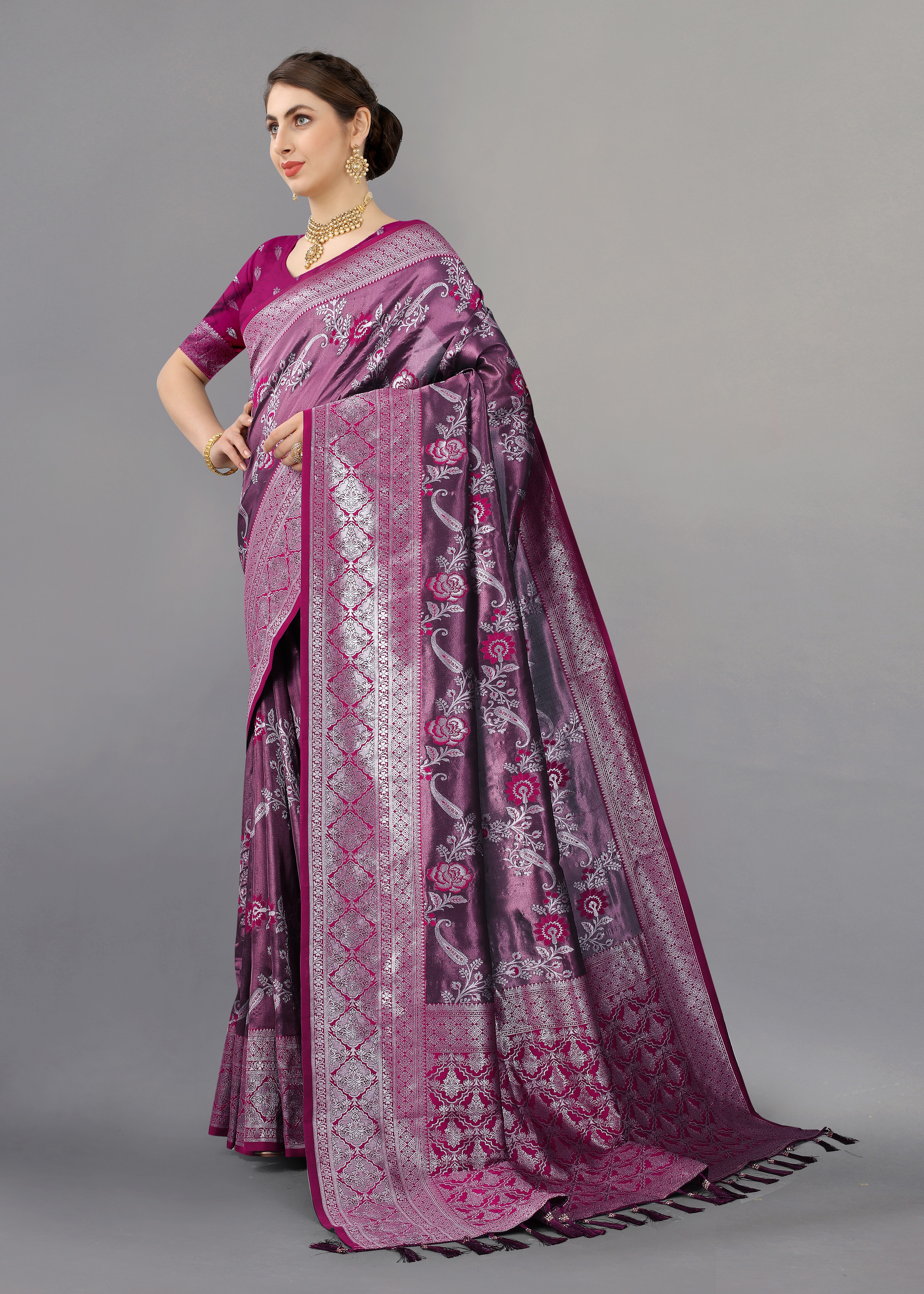 Yavira silk Women's Purple Handwoven Silk Blend Saree view 2