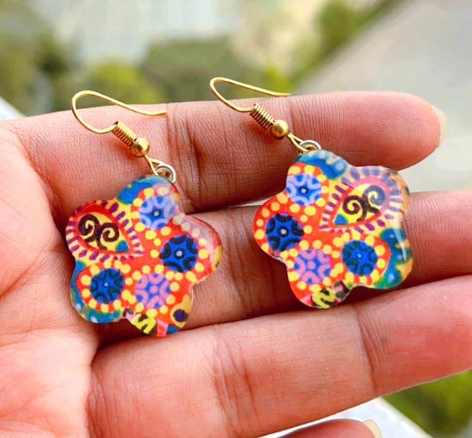 Flora-Flora glass Earrings view 2