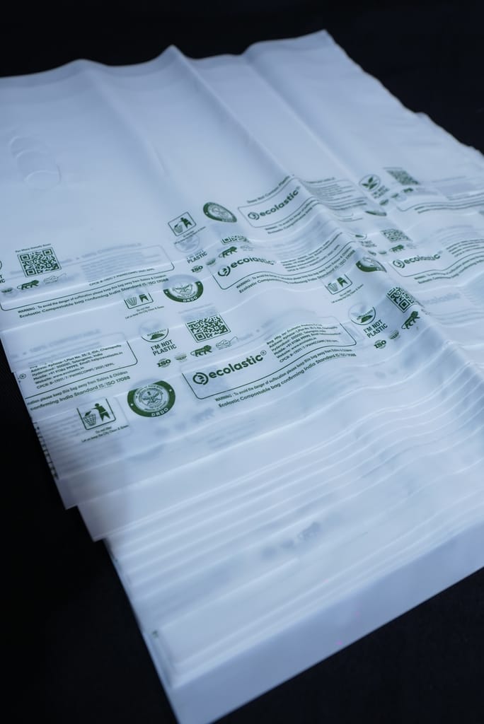 100% Compostable Pouches - 5 x7 inches - 400 pcs/kg I white colour I Pack of 3 KG view 2