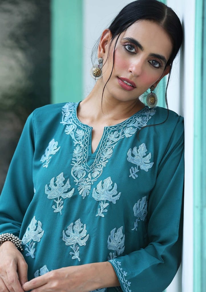 HOC Crafts Aari Embroidered Cotton Solid Women's Long Kurta - Green view 2
