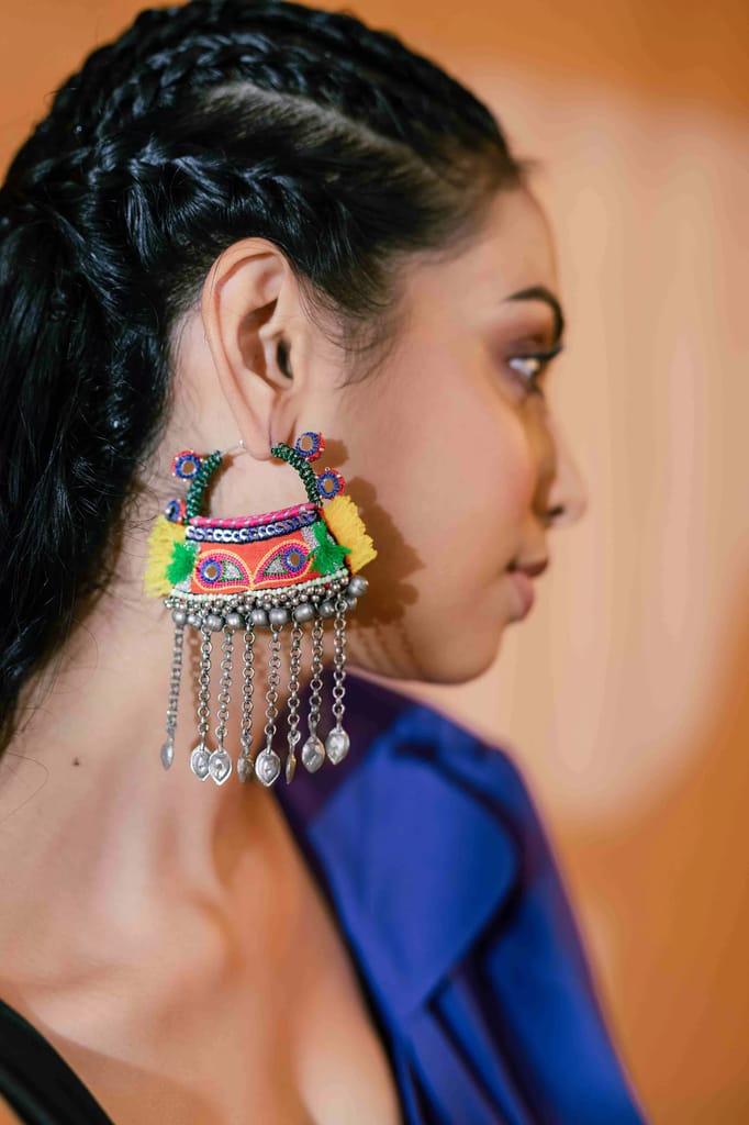 Aapne Ketla!! Earring view 2
