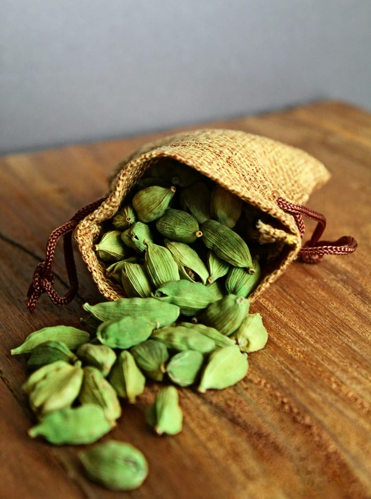 Premium Green Cardamom (Elachi) 50gm | High Aroma | Natural Whole Spices for Tea, Sweets & Cooking view 2