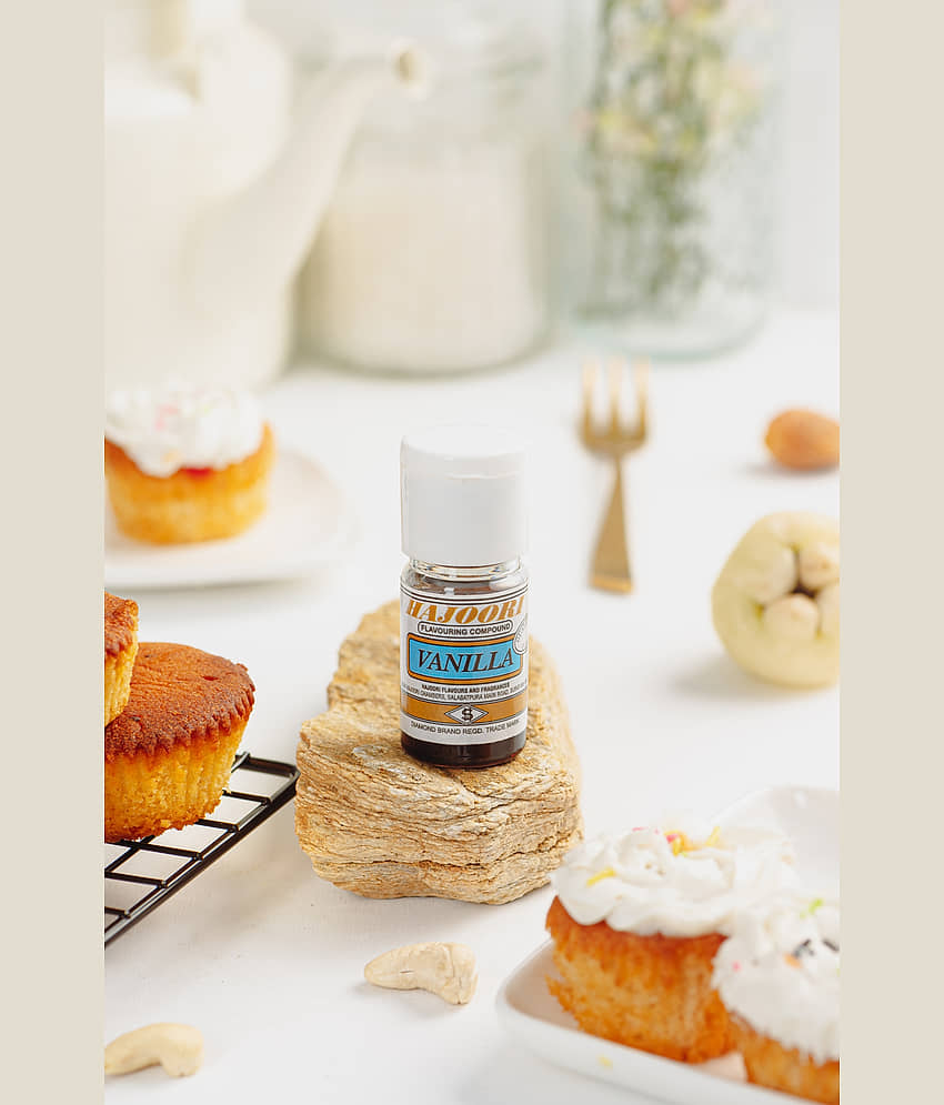Hajoori Flavours and Fragrances VANILLA Flavour Liquid 20 g