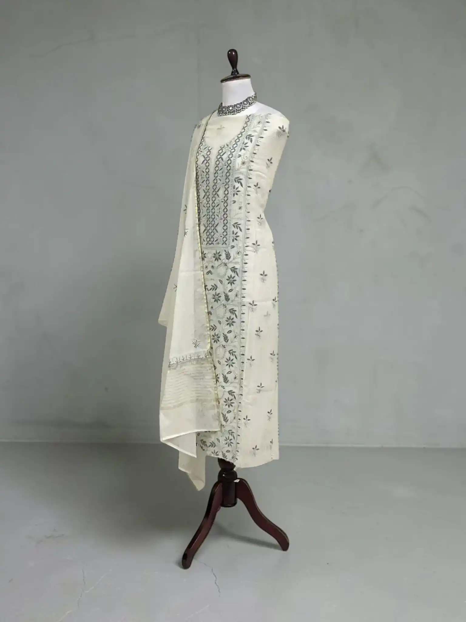 Lucknow Chikankari Hand-Embroidered Mul Cotton Dress Material view 2