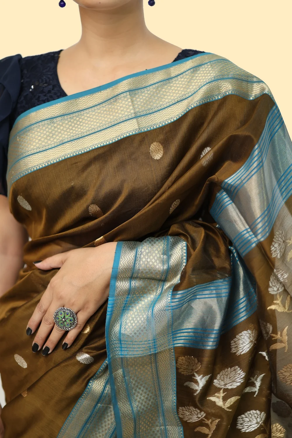 Heavenly Hema Heritage Coin motif handwoven Saree with Tassels – Mehndi Green view 2
