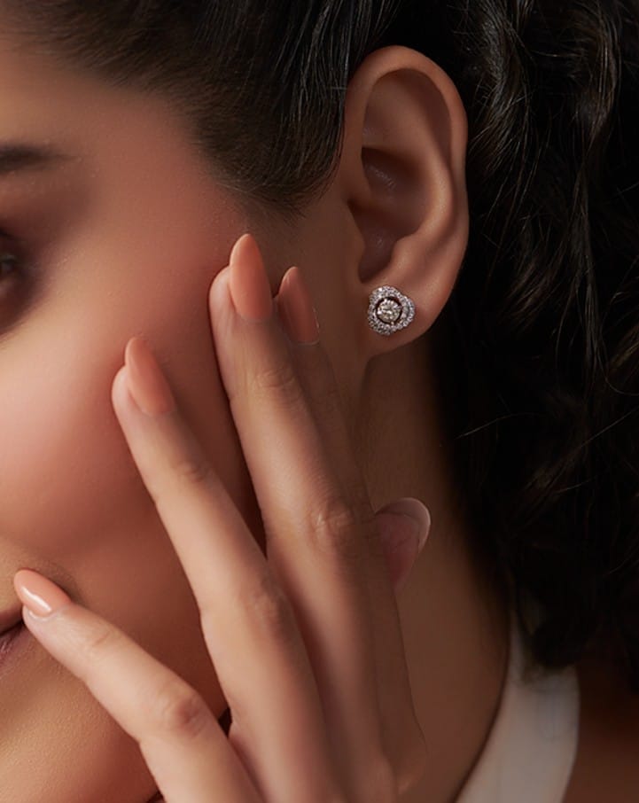 Classy Gold Plated Stud Earring For Women Alloy Studs Gold Plated Golden Pack of 1 view 2