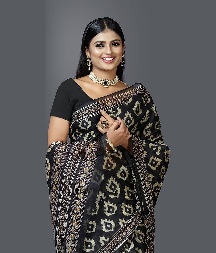 SHANVIKA Cotton Printed Saree Without Blouse Piece ( Black ) view 2