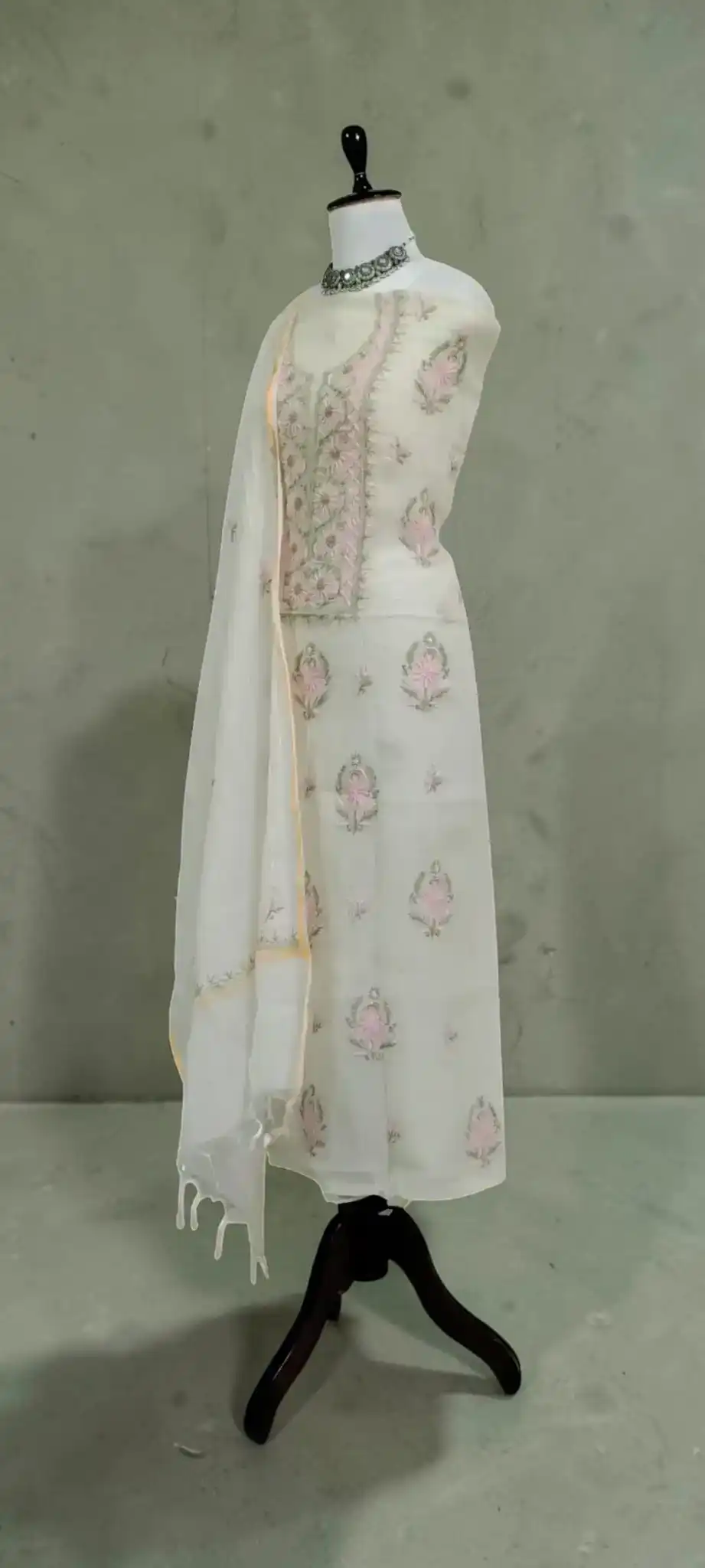 Hand Chikankari Mul Cotton Dress Material with Dupatta, Lucknow view 2
