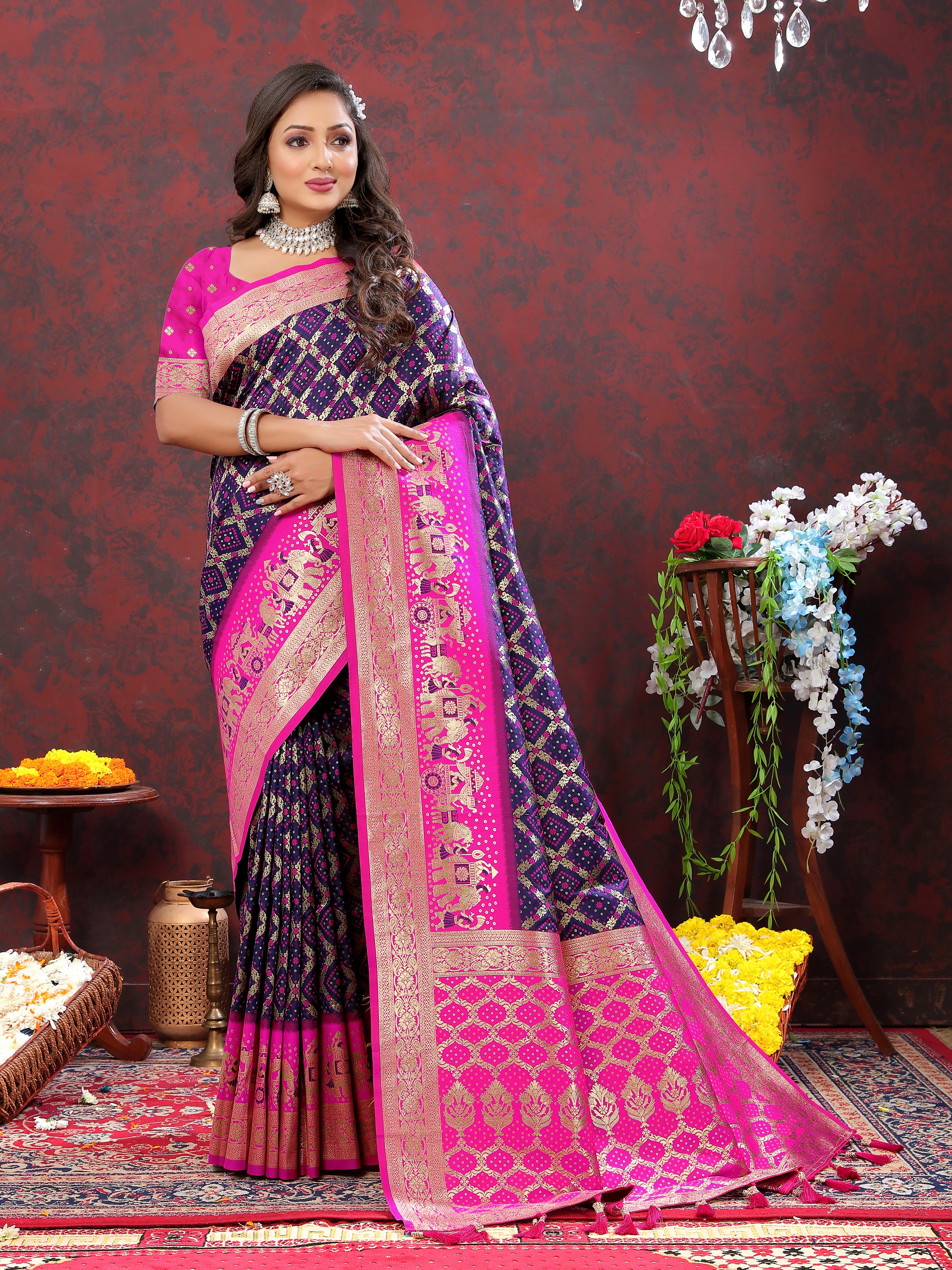 Yavira silk Women's Navy Checked Silk Saree view 2