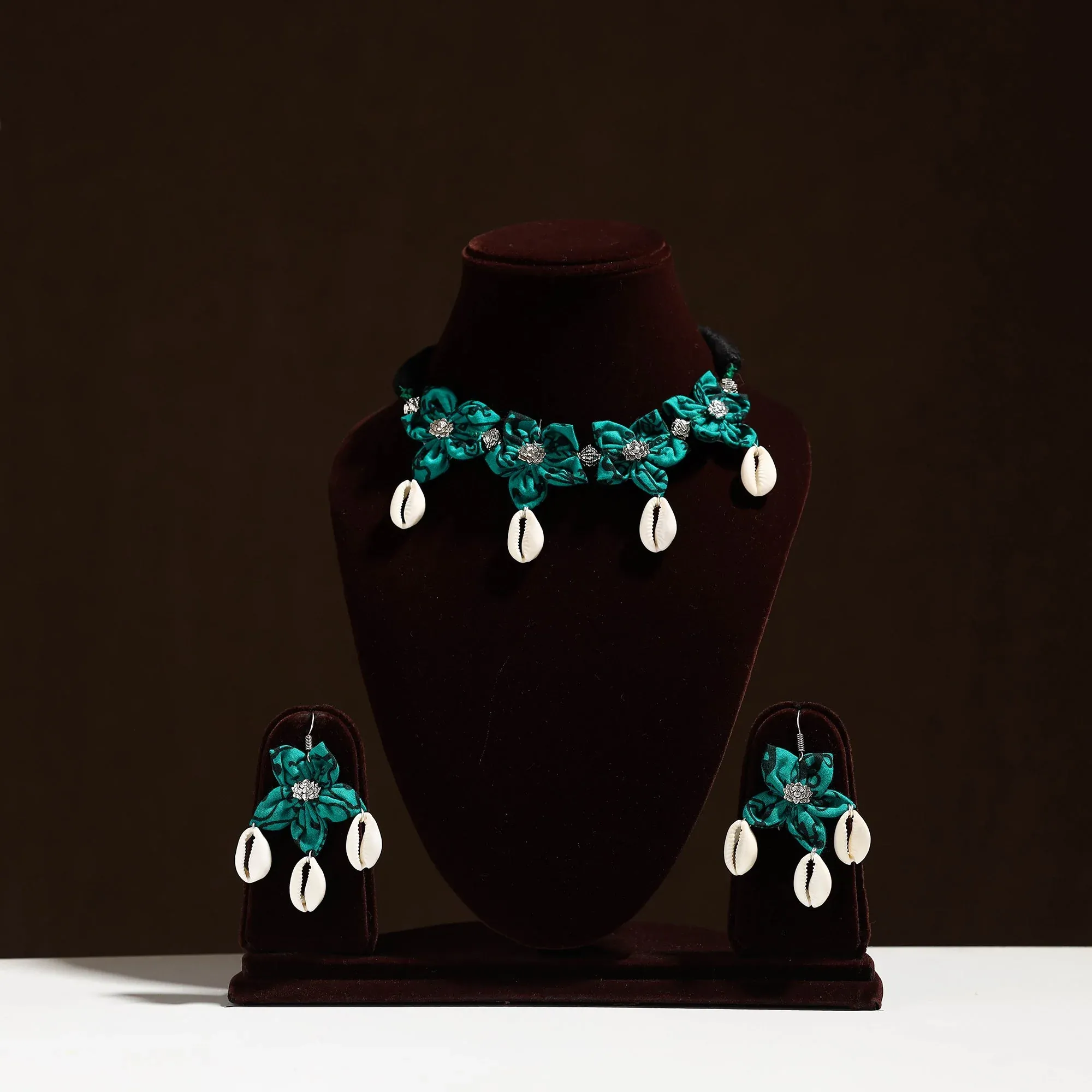 Green - Fabart Phool Kali Shell Choker Necklace Set 01
