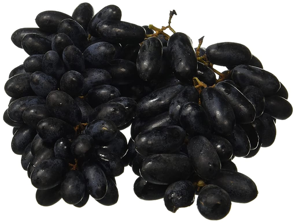 Grapes black seedless view 2