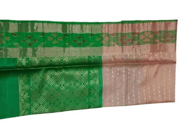 Green and gold zari woven Kanjivaram silk saree with contrast blouse piece view 2