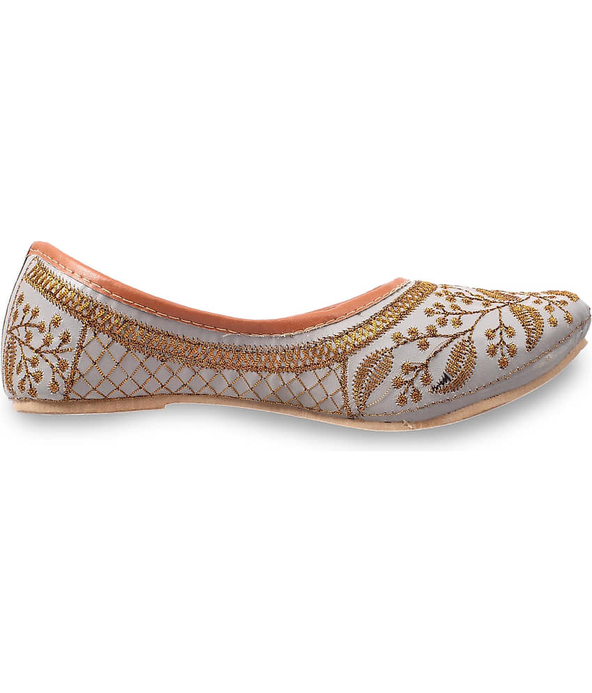 rajeraj Gray Women's Juttis view 2