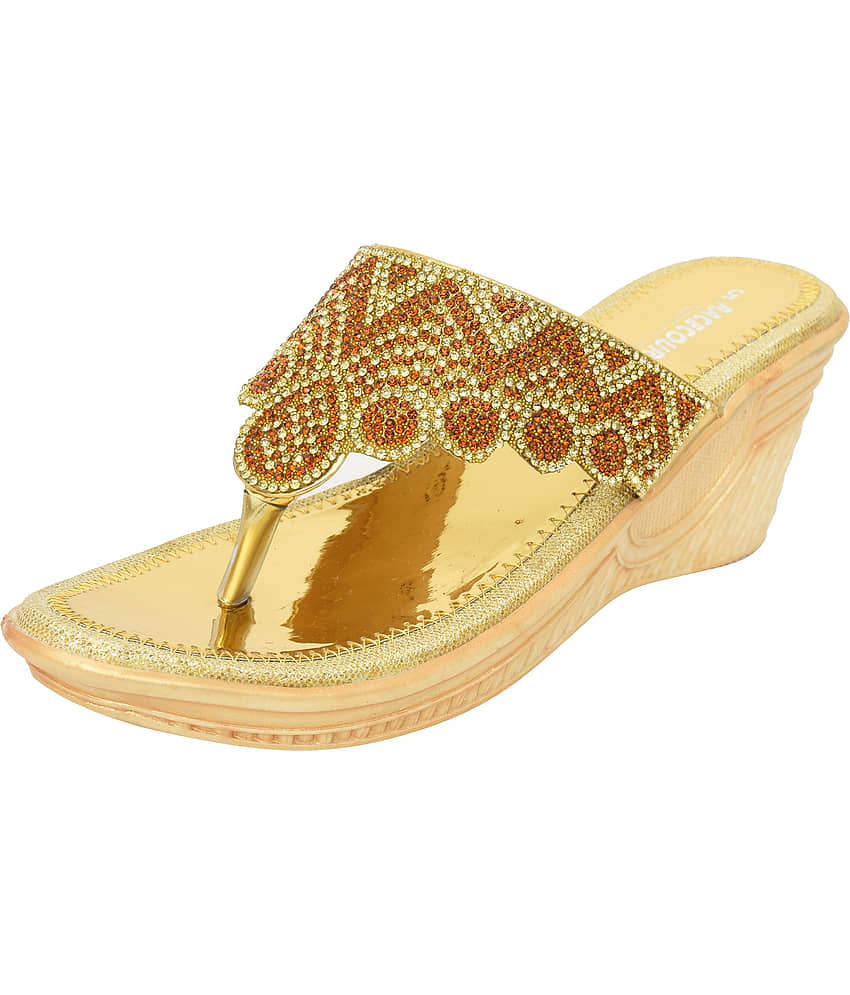 Racecourse - Gold Women's Slip On Heels view 2