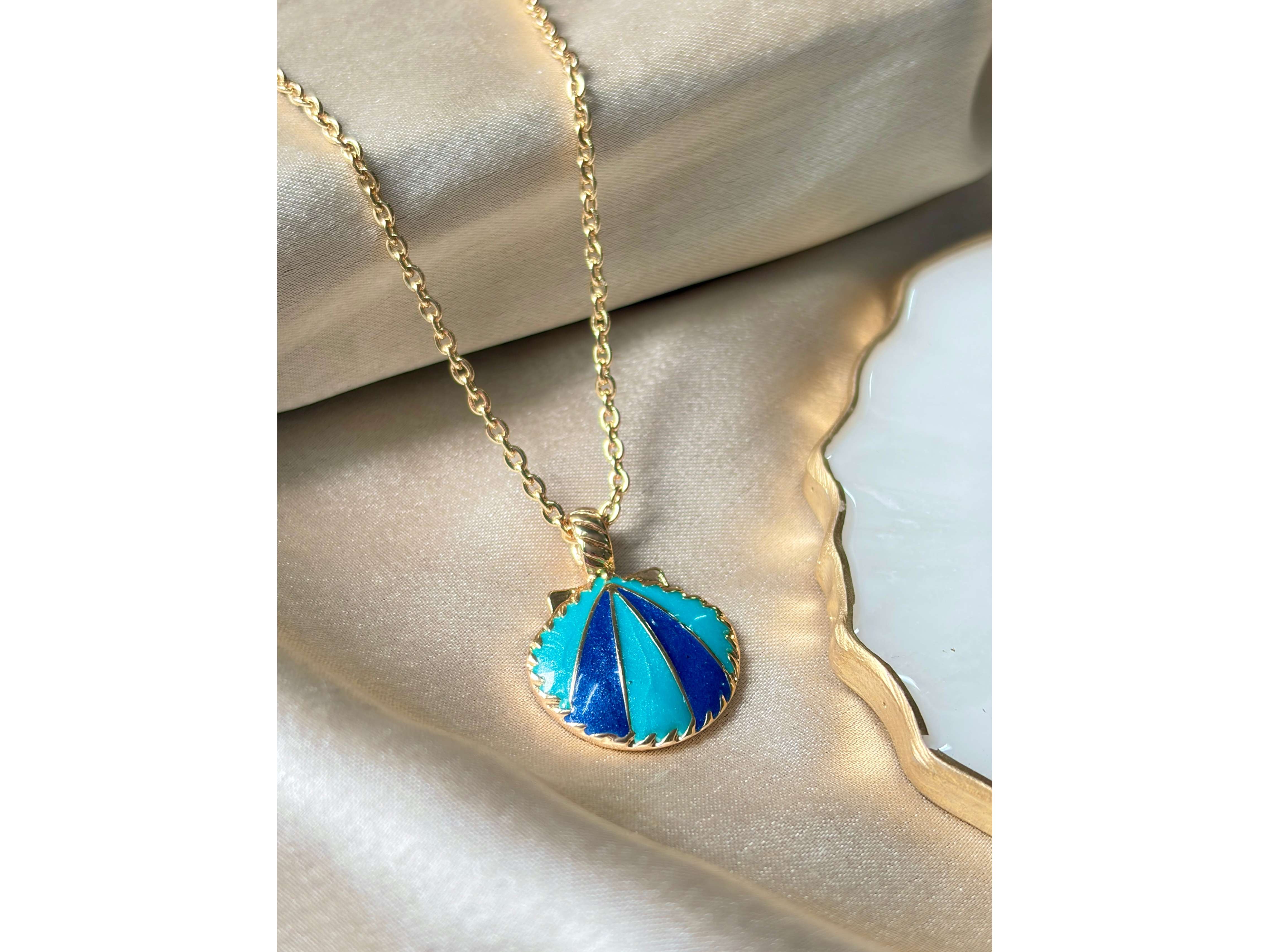 Ishkaara Blue Sea Shell Necklace Set view 2