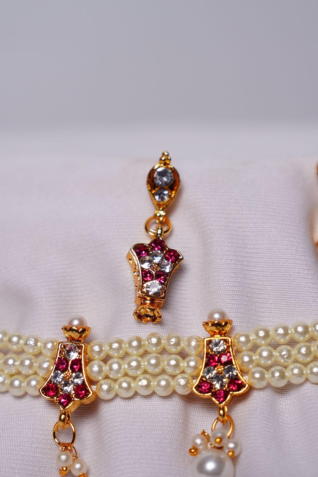 Traditional Chinchpeti Pearl Necklace view 2