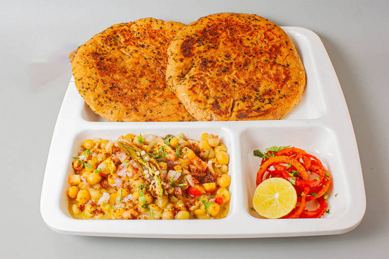 Masala (gol) chole kulche