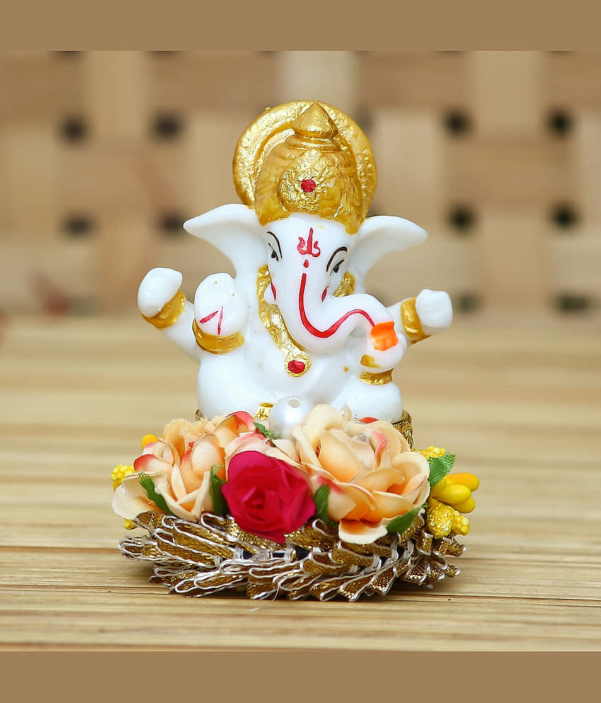 eCraftIndia White & Gold-Toned Handcrafted Lord Ganesha Idol On Decorative Plate Showpiece