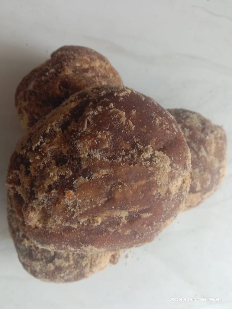 Uzhavan Unavu - Chemical Free - Round Jaggery / Gud / Nattu Vellam-1kg view 2