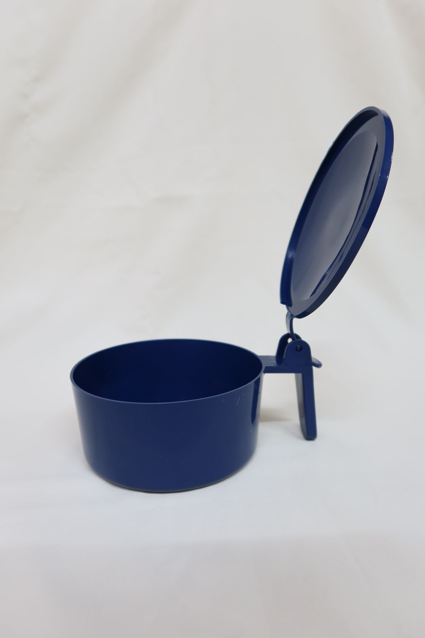 Spitting Mug, Plastic Spit Mug, Spitting Mug for Old Age, Spit Bowl, Leakproof Spittoon Mug with Lid, Cough Spitting Box (300ml) Blue view 2